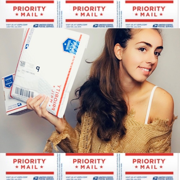 ✨Meet your Posher, Chasity✨ - Picture 2 of 10